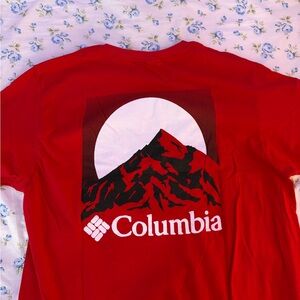 Columbia - Men’s red t-shirt with mountain design, Size L